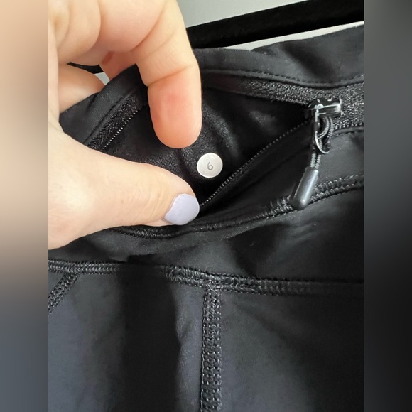 Lululemon Run: Inspire Crop II - size 6 in Black - Picture 5 of 5